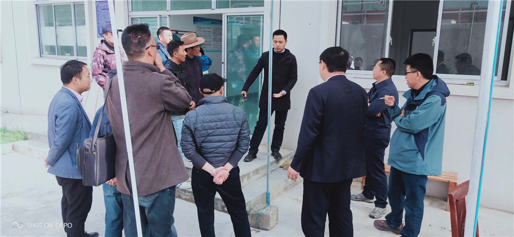 西南督查組在自治區(qū)、日喀則市、吉隆縣、吉隆鎮(zhèn)有關(guān)領(lǐng)導(dǎo)的陪同下對(duì)吉隆鎮(zhèn)污水處理廠檢查工作